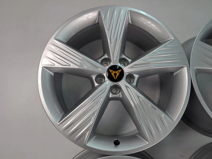nowe-alufelgi-do-cupra-19-ateca-5fp-wykonczenie-si-srebrne