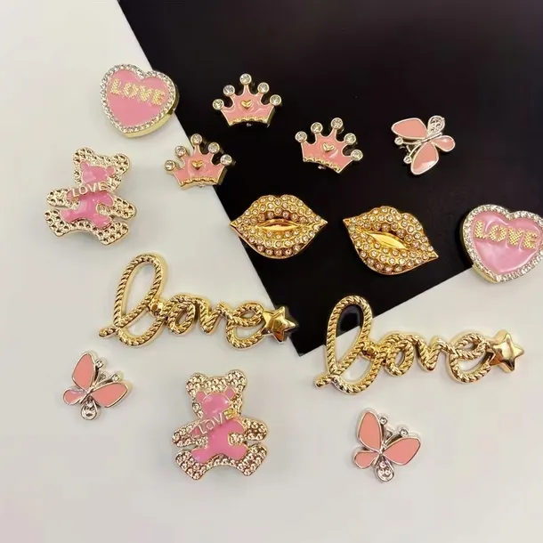 Zestaw 14 Przypinek do Crocs LOVE Usta Korony Motylki Miś Charms do Klapek