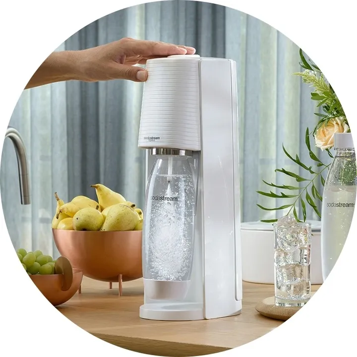 saturator-do-wody-sodastream-bialy-waga-z-opakowaniem-3-9-kg