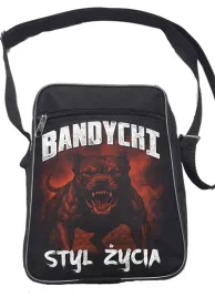 listonoszka-bandycki-styl-zycia-pies-ostry-amstaff-uliczny-styl