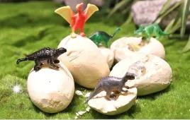 12x-jajo-z-dinozaurem-wykopaliska-z-narzedziami-maly-archeolog-karty