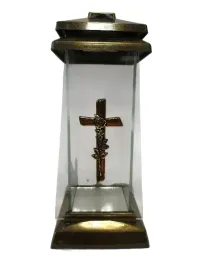 kapliczka-z-krzyzem-i-roza-zlota-trapez