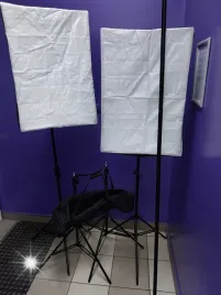 softbox-2-lampy-fotograficzne-studyjne-statyw-50x70-oswietlenie-zestaw-135w