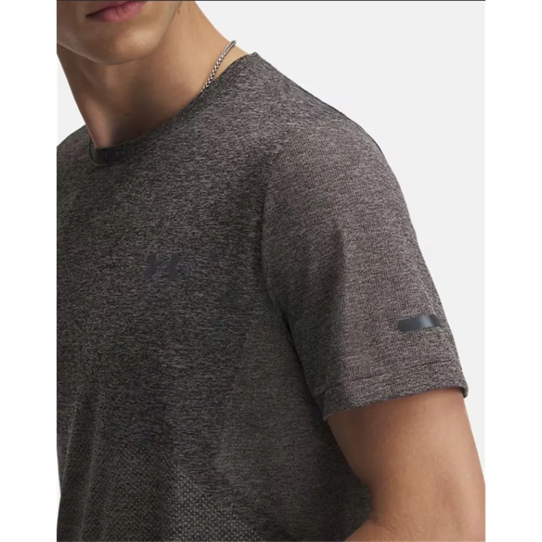 ua-seamless-stride-ss-1375692-009-l