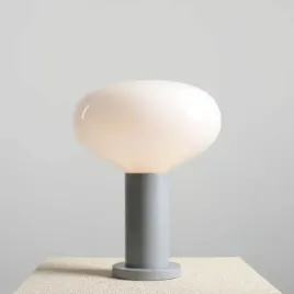 minimalistyczna-stolowa-lampa-flo-table-grey-m-7000b22-m-szara