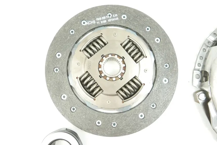 sprzeglo-kpl-numer-katalogowy-oryginalu-audi-0b1141015d-audi-0b1-141-015-d-audi-0b2141015d-audi-0b2-141-015-d-audi-0b4141165-audi-0b4-141-165-audi-0b4141181-audi-0b4-141-181-audi-0b4198165-audi-0b4-198-165