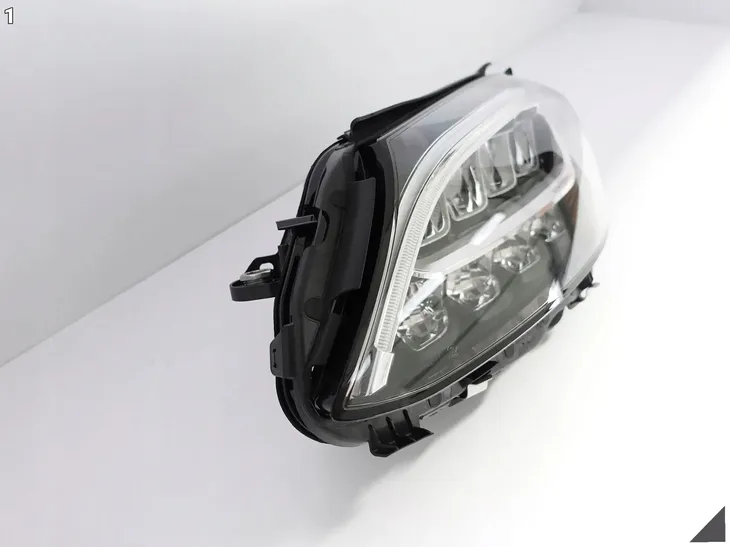reflektor-db-c-klasa-14-l-led-numer-katalogowy-czesci-1ex-013-063-511