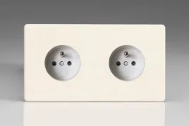 gniazdo-podwojne-z-u-varilight-monolit-bialy-mat