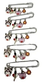 broszka-hello-kitty-my-melody-kuromi-slodka-przypinka-z-klamra-zestaw-5szt