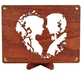 unikalny-prezent-slubny-na-pieniadze-z-drewniana-podstawka
