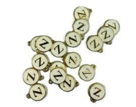 zawieszki-z-litera-z-okragle-metalowe-do-bizuterii-diy-biale-50szt
