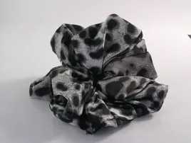 gumka-duza-scrunchie-w-panterke-mega-xxxl-sr-18-cm-czarny-w-cetki