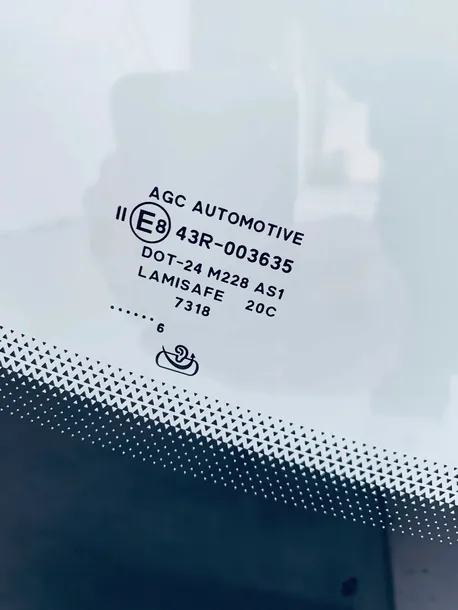 szyba-czolowa-renault-4-e-tech-5-tech-2024-akustyka-kamera-sensor-stan-nowy