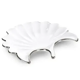 patera-ceramiczna-25x25x4-abbi-biala-srebrna-w-ksztalcie-muszelki