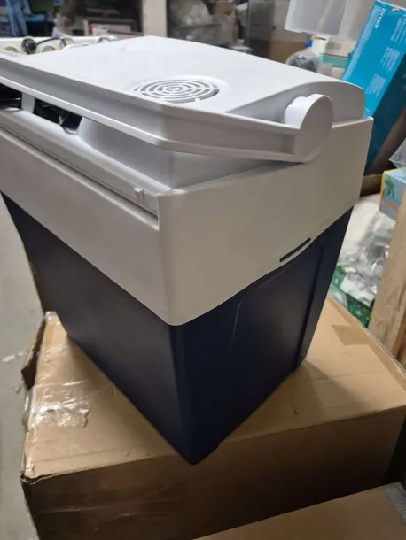 lodowka-26l-12-230v-mobicool-pojemnosc-20-30-l