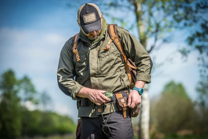 kieszen-compass-survival-pouch-earth-brown-zawiera-baterie-nie