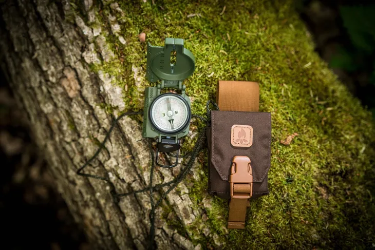 kieszen-compass-survival-pouch-earth-brown-waga-z-opakowaniem-0-071-kg-zawiera-baterie-nie