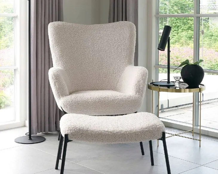 fotel-glasgow-bialy-czarny-kolor-korpusu-bialy
