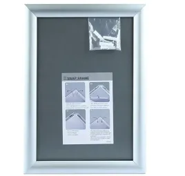 ramka-owz-a1-aluminiowa-srebrna-rama-zatrzaskowa-na-plakat-folia-uv