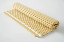 mata-makisu-do-rolowania-sushi-hasegawa-bezowy-250x240mm-prostokatny