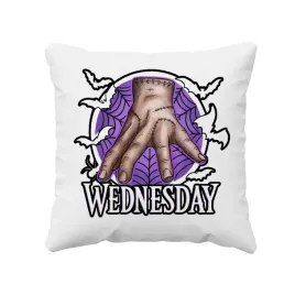 wednesday-poduszka-na-prezent-dla-fanow-serialu-wednesday-addams