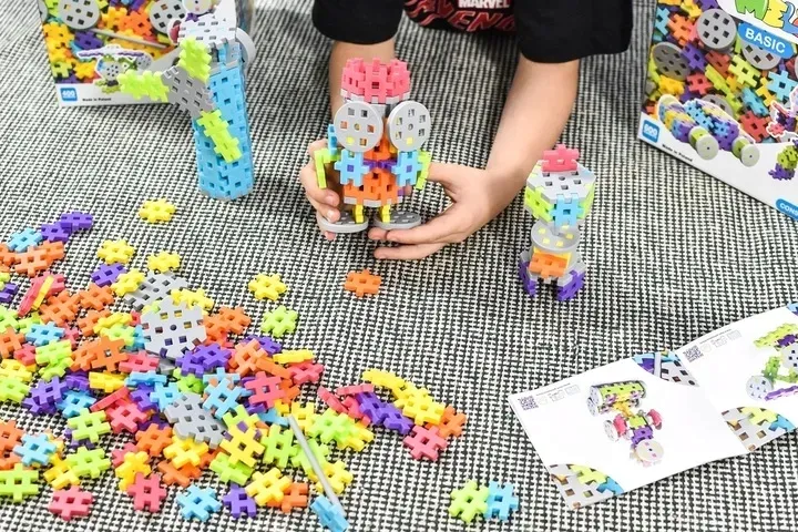 klocki-konstrukcyjne-wafle-meli-basic-constructor-400-el-mini-gofry-puzzle-stan-nowy