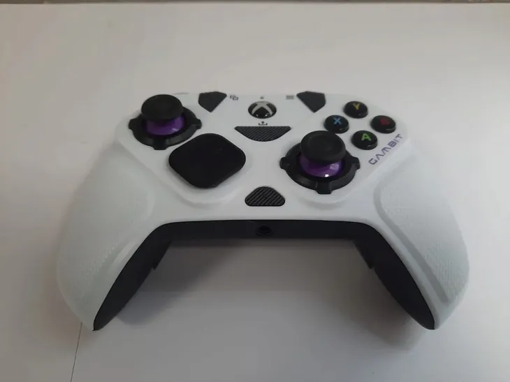 pad-victrix-gambit-tournament-kolor-bialy