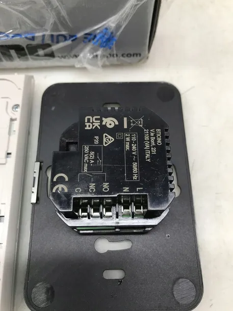 bticino-connected-thermostat-interfejs-wifi-typ-pieca-inny