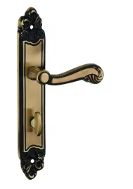 zestaw-klamek-do-lazienki-toalety-louis-xv-z-blokada-trzpien-7-mm-rozstaw
