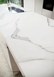 spiek-kwarcowy-estatuario-ex-blanco-120x120-56mm-mat-coverlam