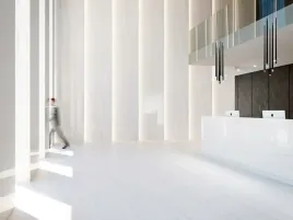 spiek-kwarcowy-duomo-blanco-120x360-56mm-poler-coverlam