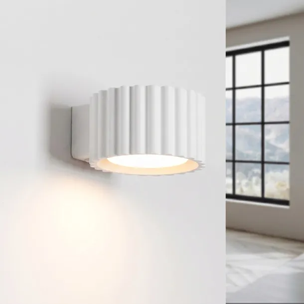 kinkiet-lampa-scienna-aura-bialy-okragly-1x-gx53-do-sypialni-sollux-salon-kolor-bialy