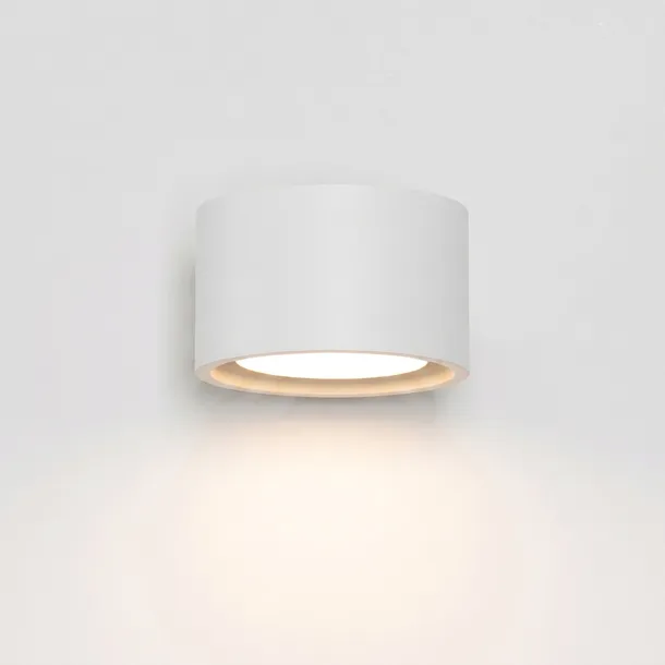 kinkiet-lampa-scienna-modo-bialy-okragly-aluminiowy-1x-gx53-na-salon-sollux-kolekcja-modo