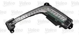 swiatla-do-jazdy-w-dzien-044653-val
