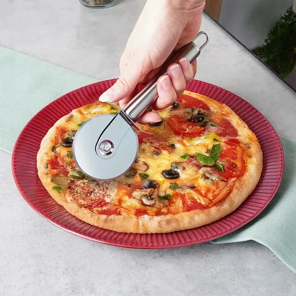 noz-do-pizzy-stalowy-19-cm-vilde-marka-vilde