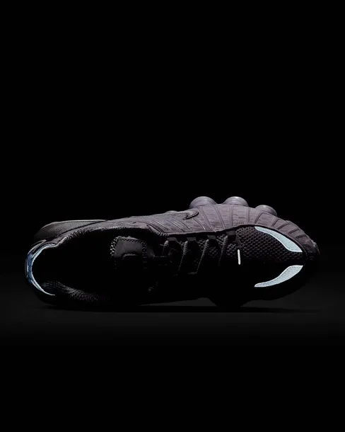 nike-shox-tl-metallic-silver-45-cechy-dodatkowe-oddychajace