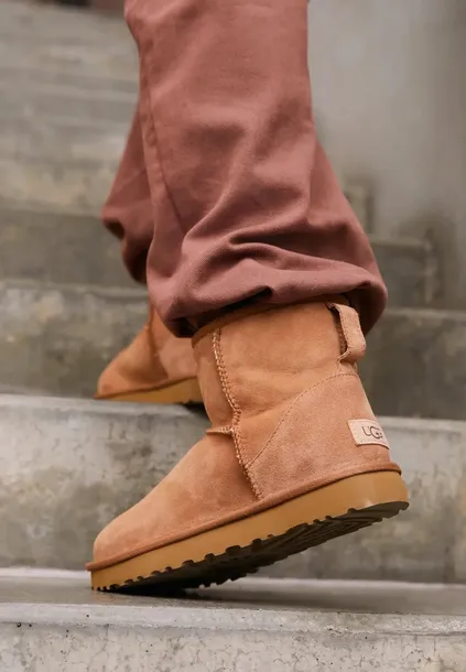 ugg-classic-mini-ii-ankle-37-zapiecie-inne