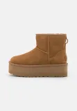 ugg-classic-mini-platform-40