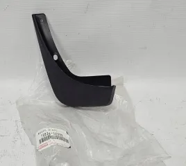 nowy-oryginalny-chlapacz-zderzaka-lewy-tyl-toyota-yaris-ii-76626-52090