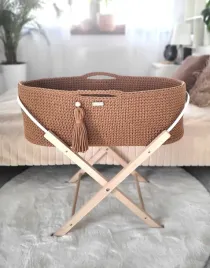 kosz-mojzesza-boho-handmade-ze-stojakiem-caramel
