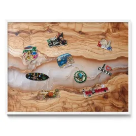 tablica-magnetyczna-na-magnesy-z-wakacji-struktura-drewna-z-zywica-80x60