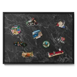 tablica-magnetyczna-na-magnesy-z-podrozy-elegancki-czarny-marmur-70x50