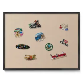 tablica-magnetyczna-panel-w-czarnej-ramie-na-magnesy-na-sciane-bezowa-80x60
