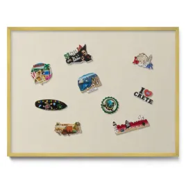 magnetyczna-tablica-do-przypinania-magnesow-z-podrozy-jasno-bezowa-80x60