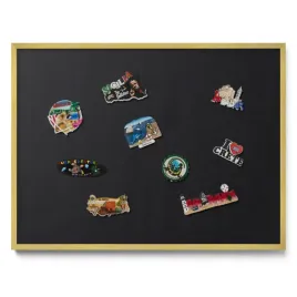 tablica-w-ramie-magnetyczna-na-sciane-na-magnesy-z-podrozy-czarna-80x60