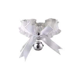 choker-materialowy-bialy-koronkowy-z-dzwonkiem-i-kokarda