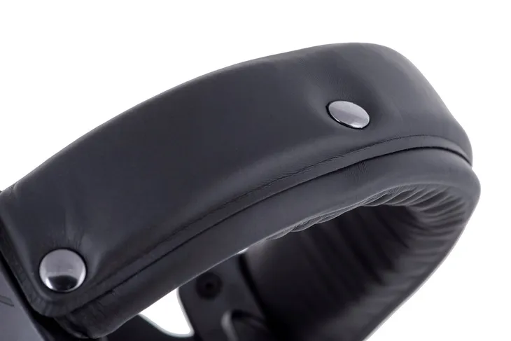 beyerdynamic-dt-770-pro-80-ohm-black-le-konstrukcja-zamknieta