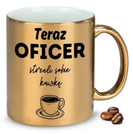 kubek-zloty-teraz-oficer-strzeli-sobie-kawke-na-prezent-upominek