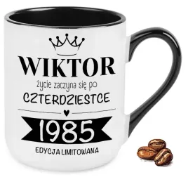kubek-elegant-czarny-na-prezent-zycie-zaczyna-sie-po-czterdziestce-imie