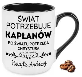 kubek-elegant-czarny-imienny-swiat-potrzebuje-kaplanow-na-prezent-upominek